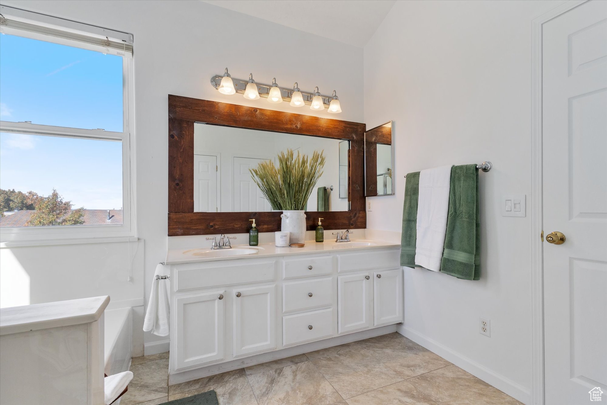 SOUTH MOUNTAIN - Residential