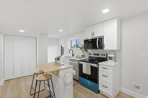 Tiny photo for 291 E 1950 S, Bountiful, UT 84010 (MLS # 2135731)