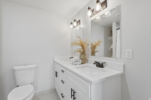 Tiny photo for 291 E 1950 S, Bountiful, UT 84010 (MLS # 2135731)