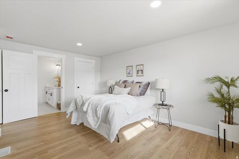 Tiny photo for 291 E 1950 S, Bountiful, UT 84010 (MLS # 2135731)