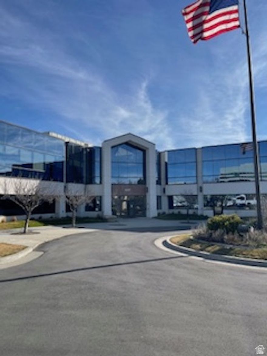 $75,000 TENANT IMPROVEMENT ALLOWANCE! Lobby suite, 200-250 people a day walk in this building, exposure for your business would be huge. A general Dentist would have a referral base immediately.  Call Andy with any questions