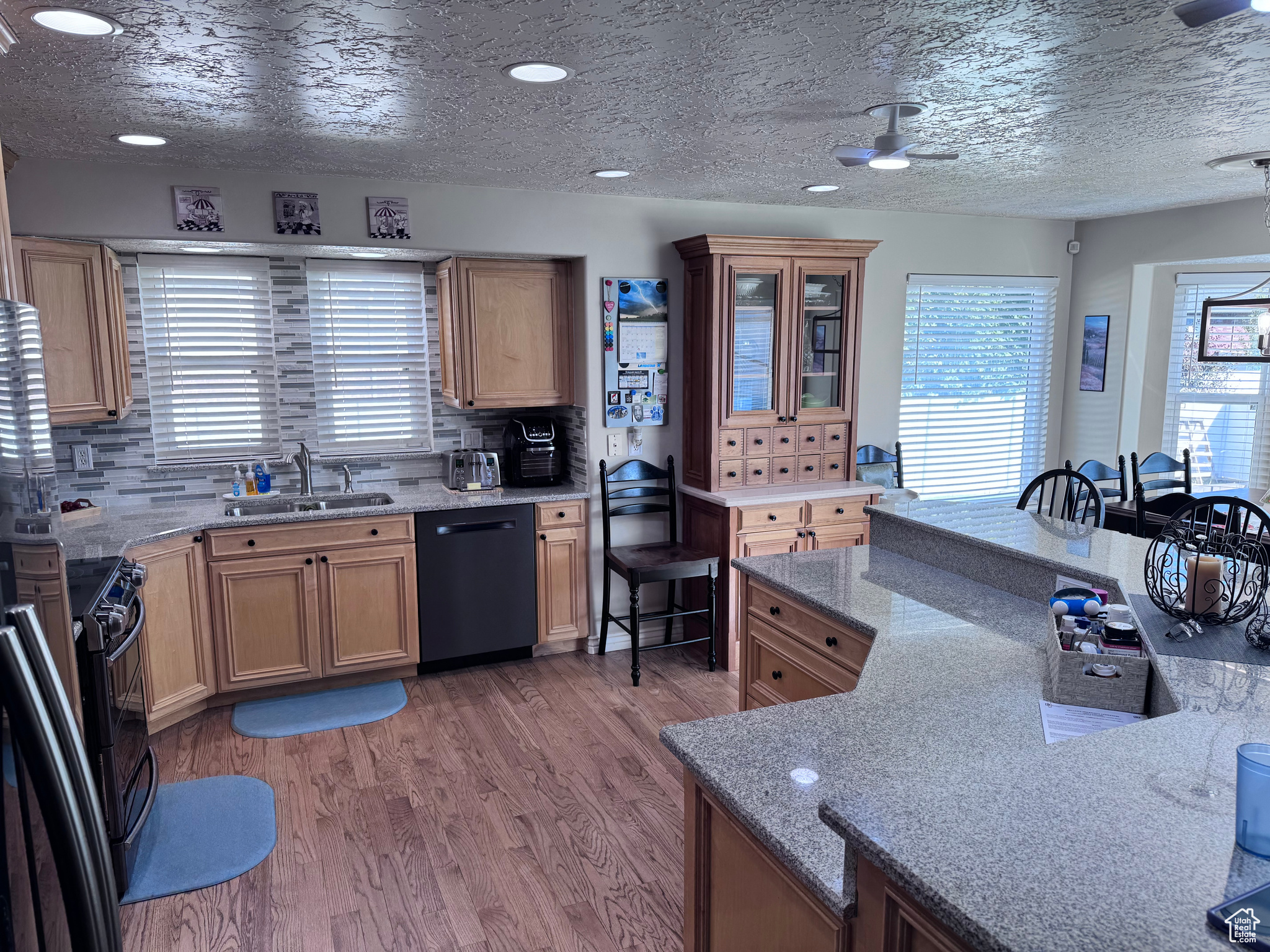 PARKWOOD ESTATES - Residential