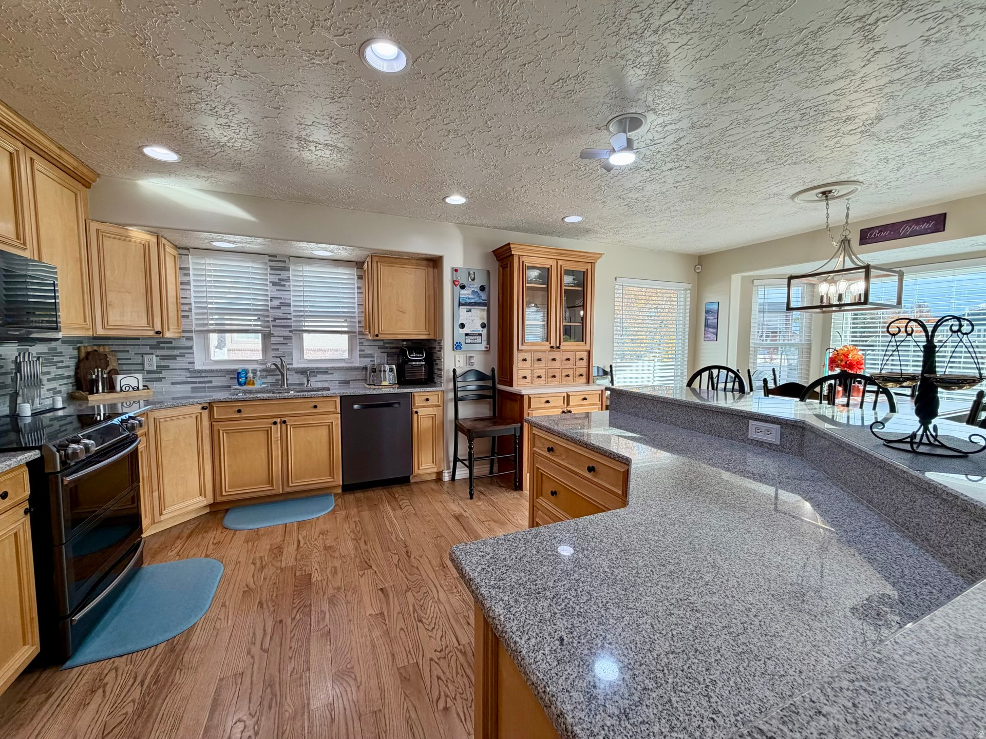 PARKWOOD ESTATES - Residential