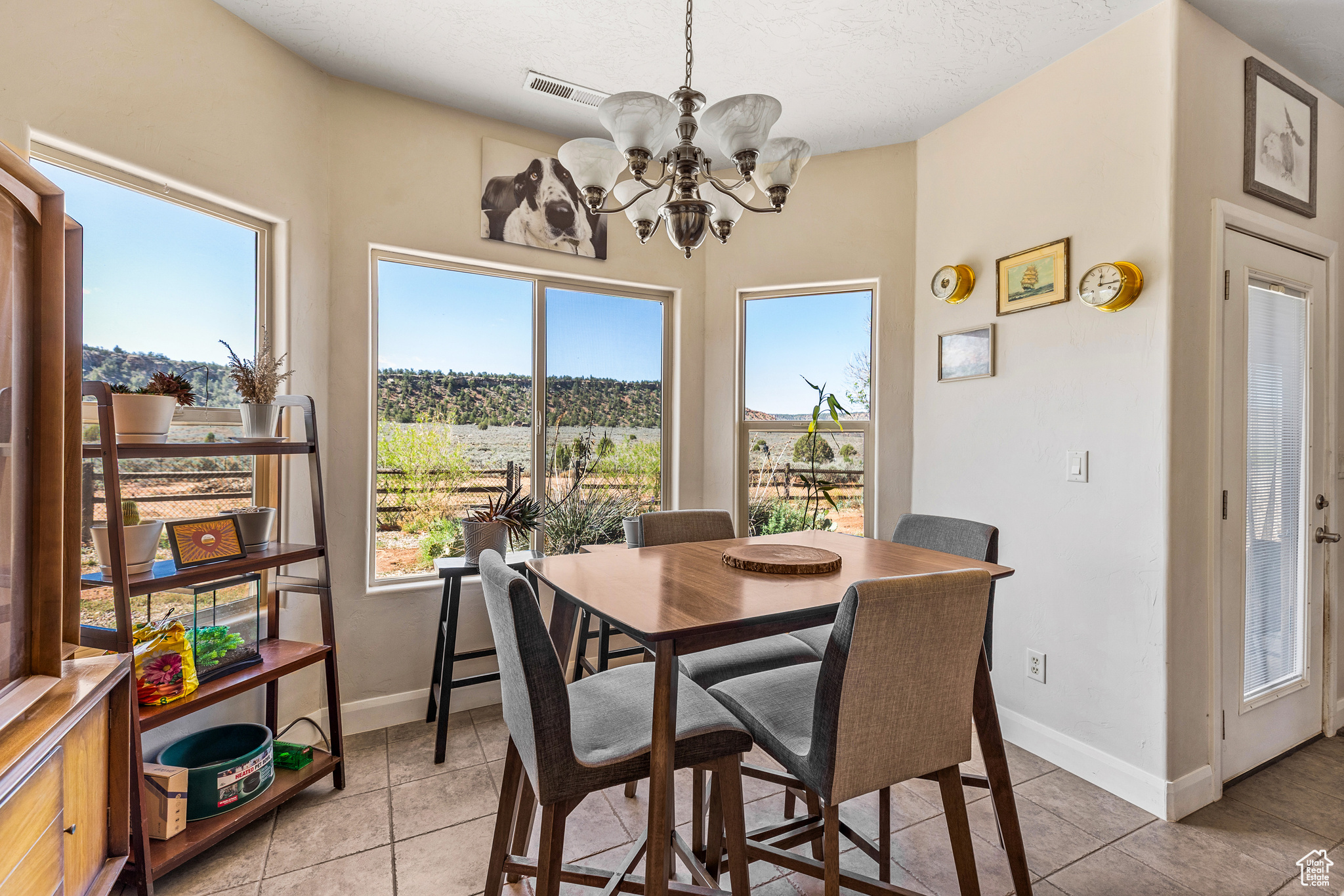 881 W Smithsonian Way, Apple Valley, Utah image 16