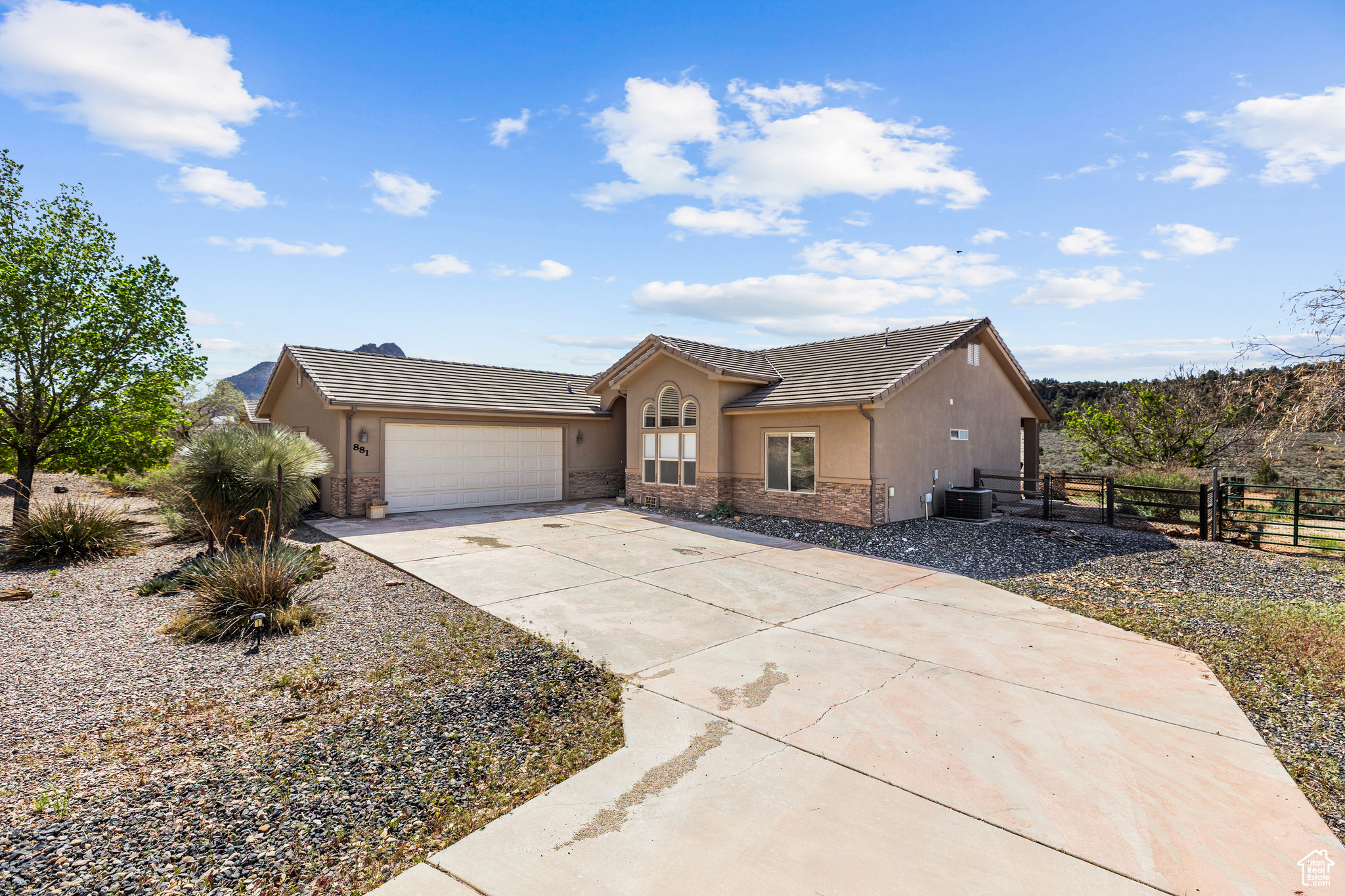 881 W Smithsonian Way, Apple Valley, Utah image 8