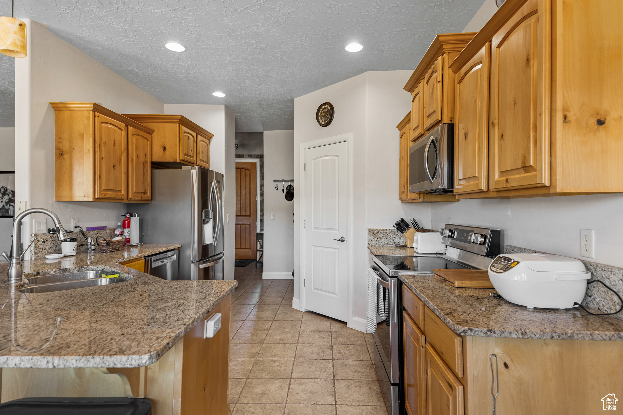 881 W Smithsonian Way, Apple Valley, Utah image 13