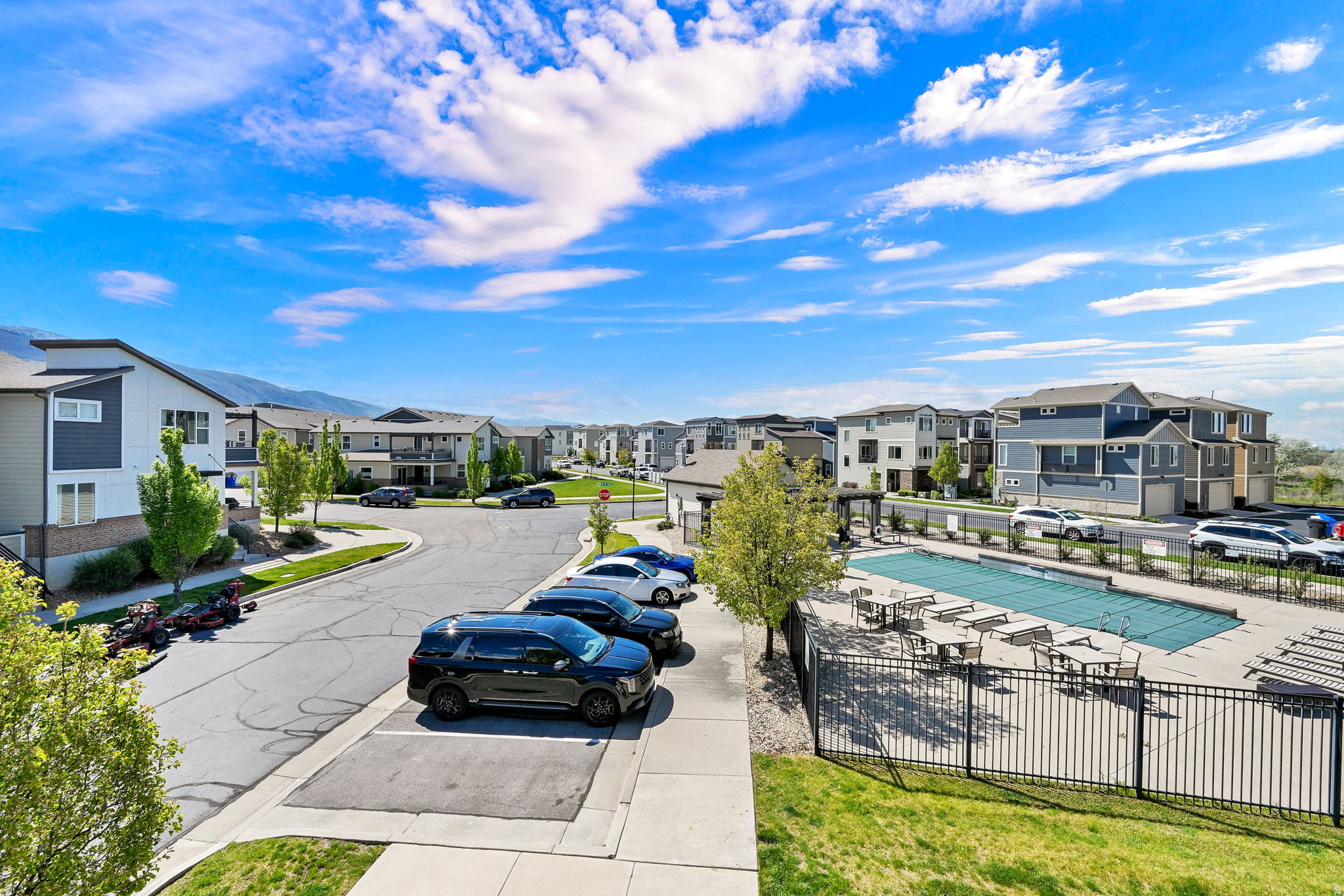 AVENUES AT THE STATION - Residential