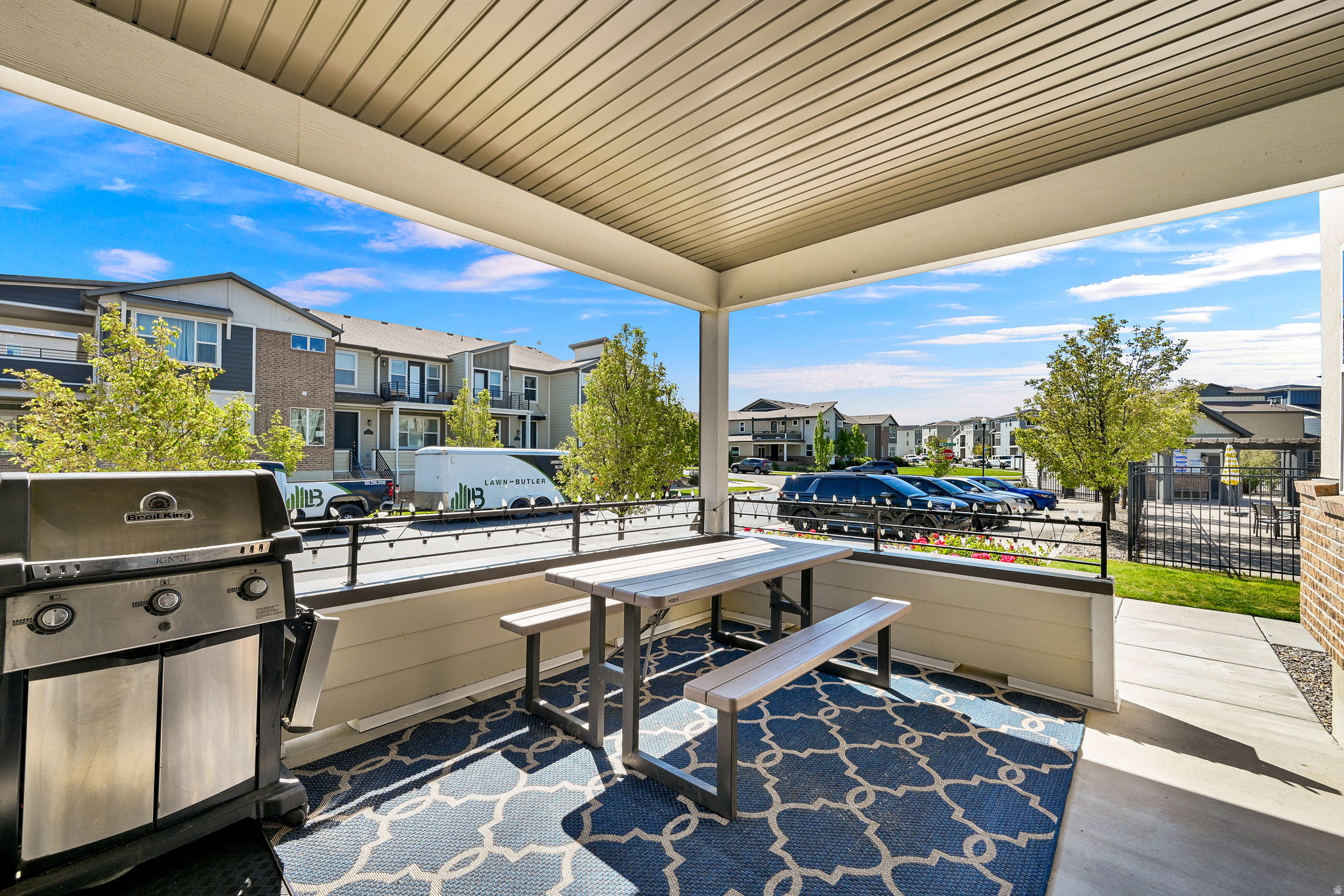 AVENUES AT THE STATION - Residential
