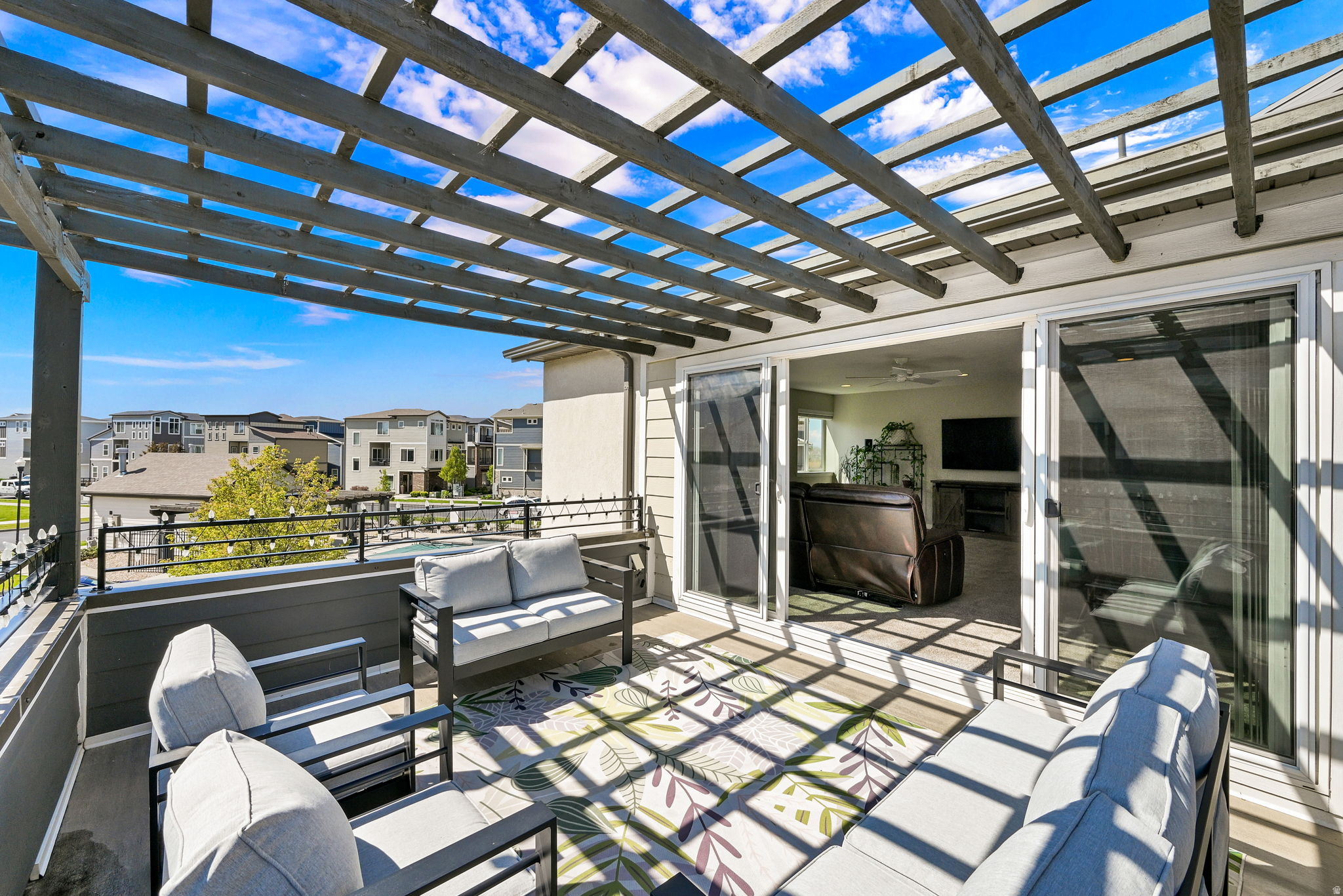 AVENUES AT THE STATION - Residential