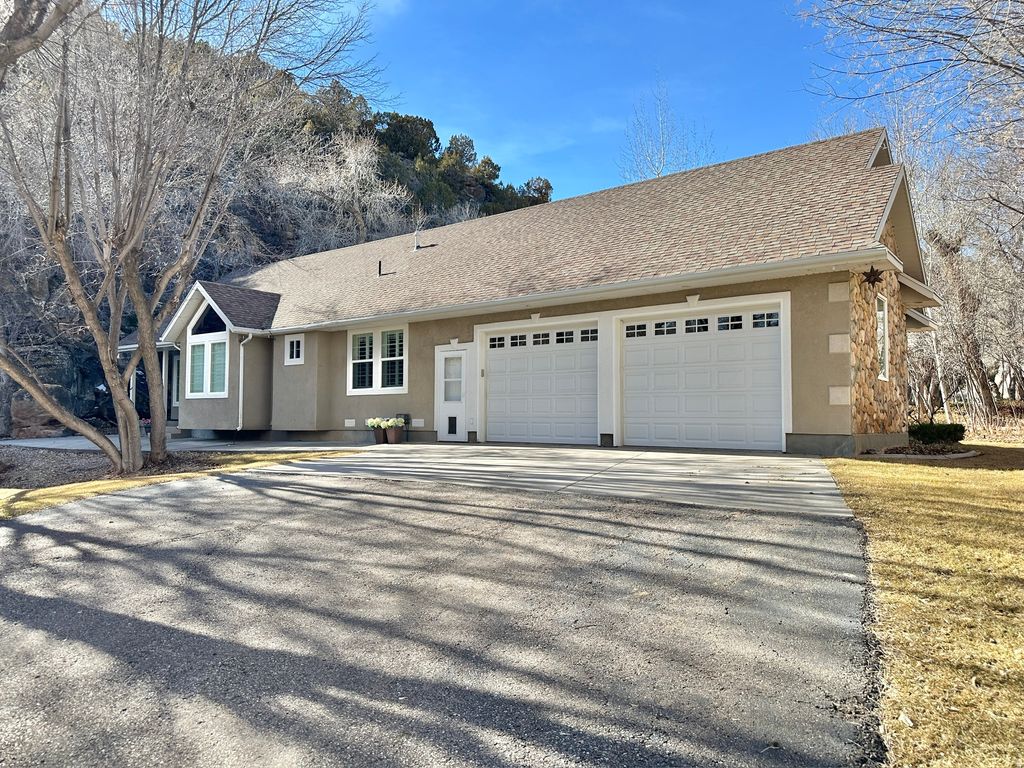 Photo of 7737 W SAWTOOTH CV N, Vernal, UT 84078 (MLS # 2139051)