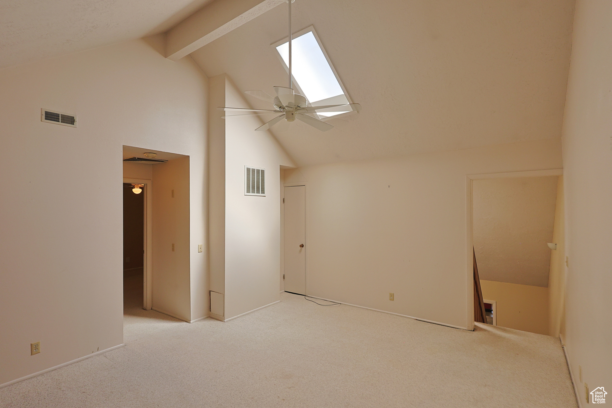 WHITE BARN - Residential Income