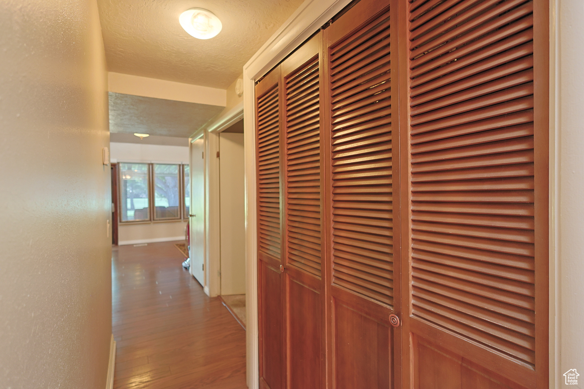 WHITE BARN - Residential Income