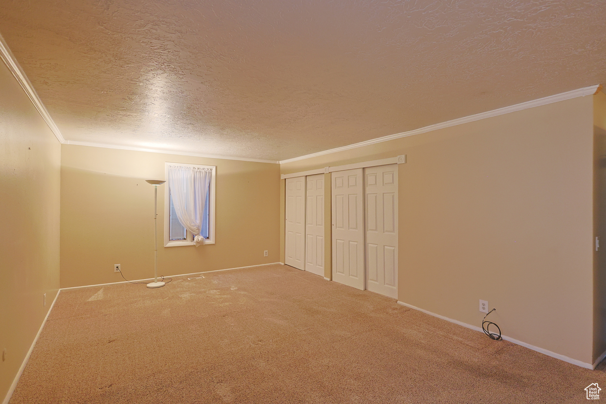 WHITE BARN - Residential Income