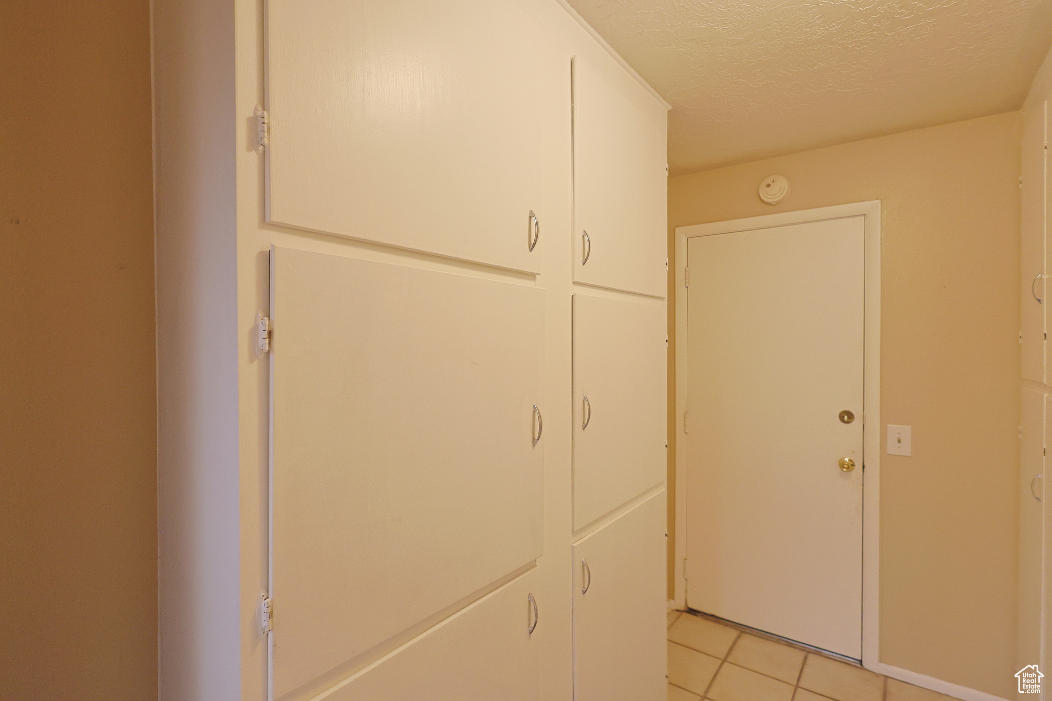 WHITE BARN - Residential Income