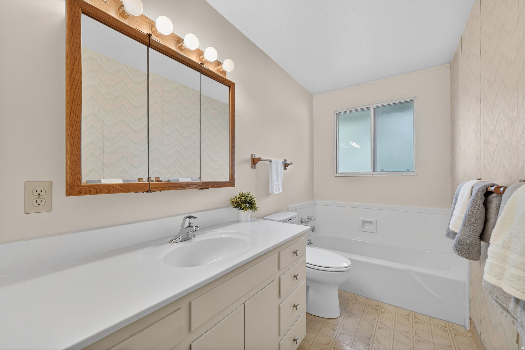 NOB HILL - Residential