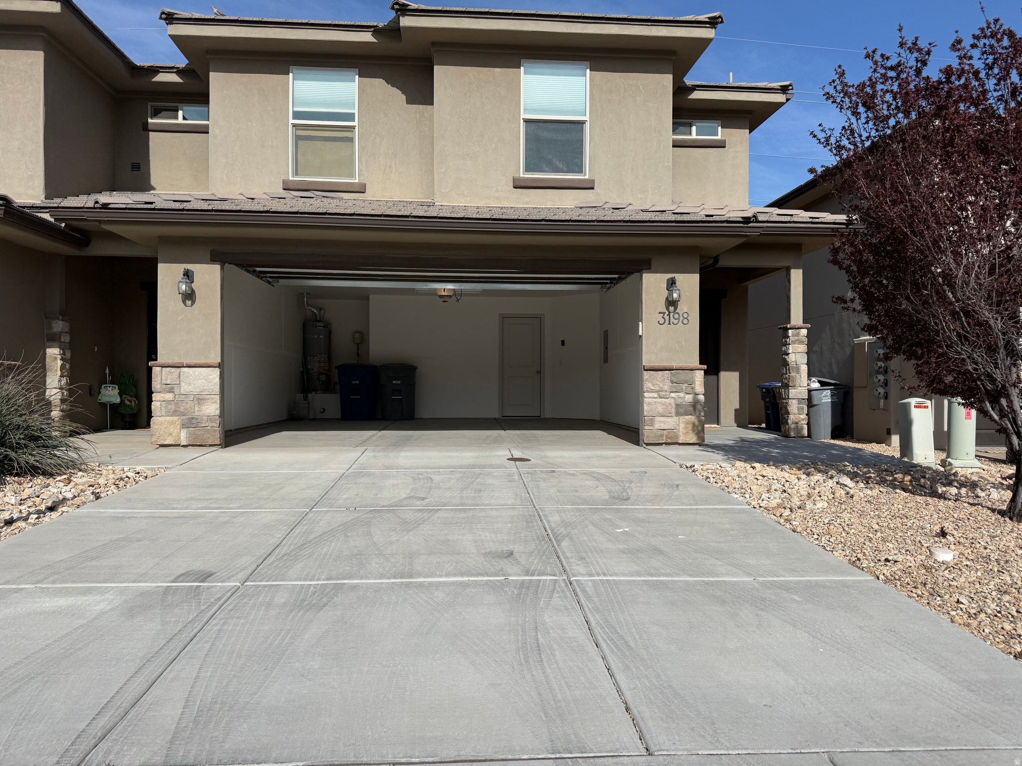 FOSSIL HILLS TOWNHOMES PH 2 - Residential