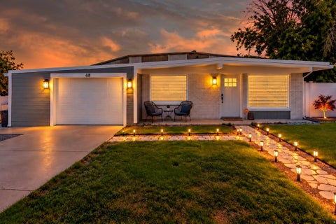 Photo of 48 W MOON RIDGE DR, Murray, UT 84107 (MLS # 2183221)