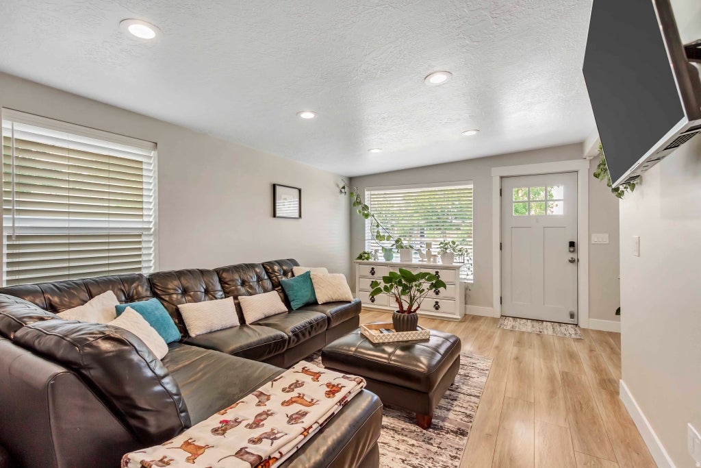 Photo of 48 W MOON RIDGE DR, Murray, UT 84107 (MLS # 2183221)