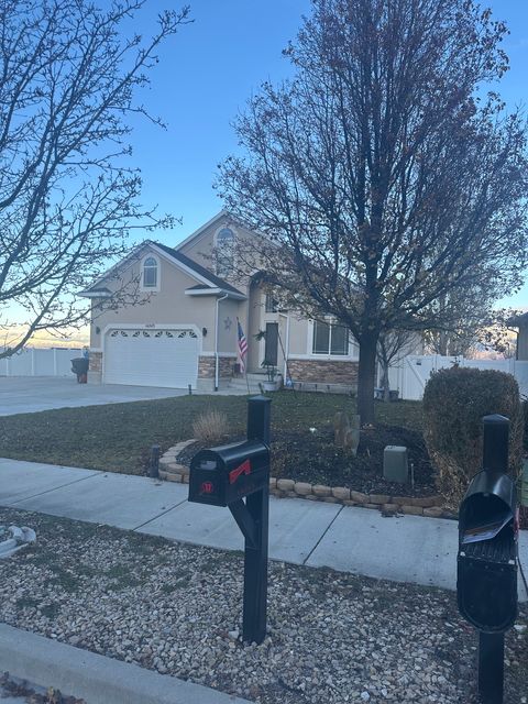 Photo of 14243 S MORNING LIGHT DR, Herriman, UT 84096 (MLS # 2125847)