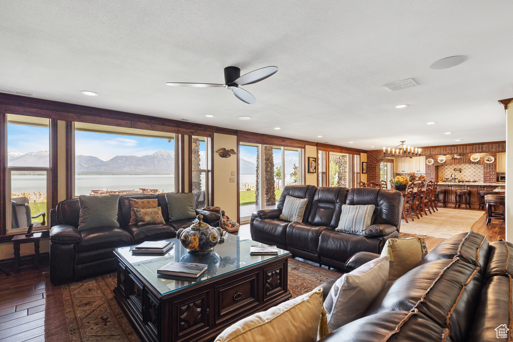 SARATOGA SPRINGS - Residential