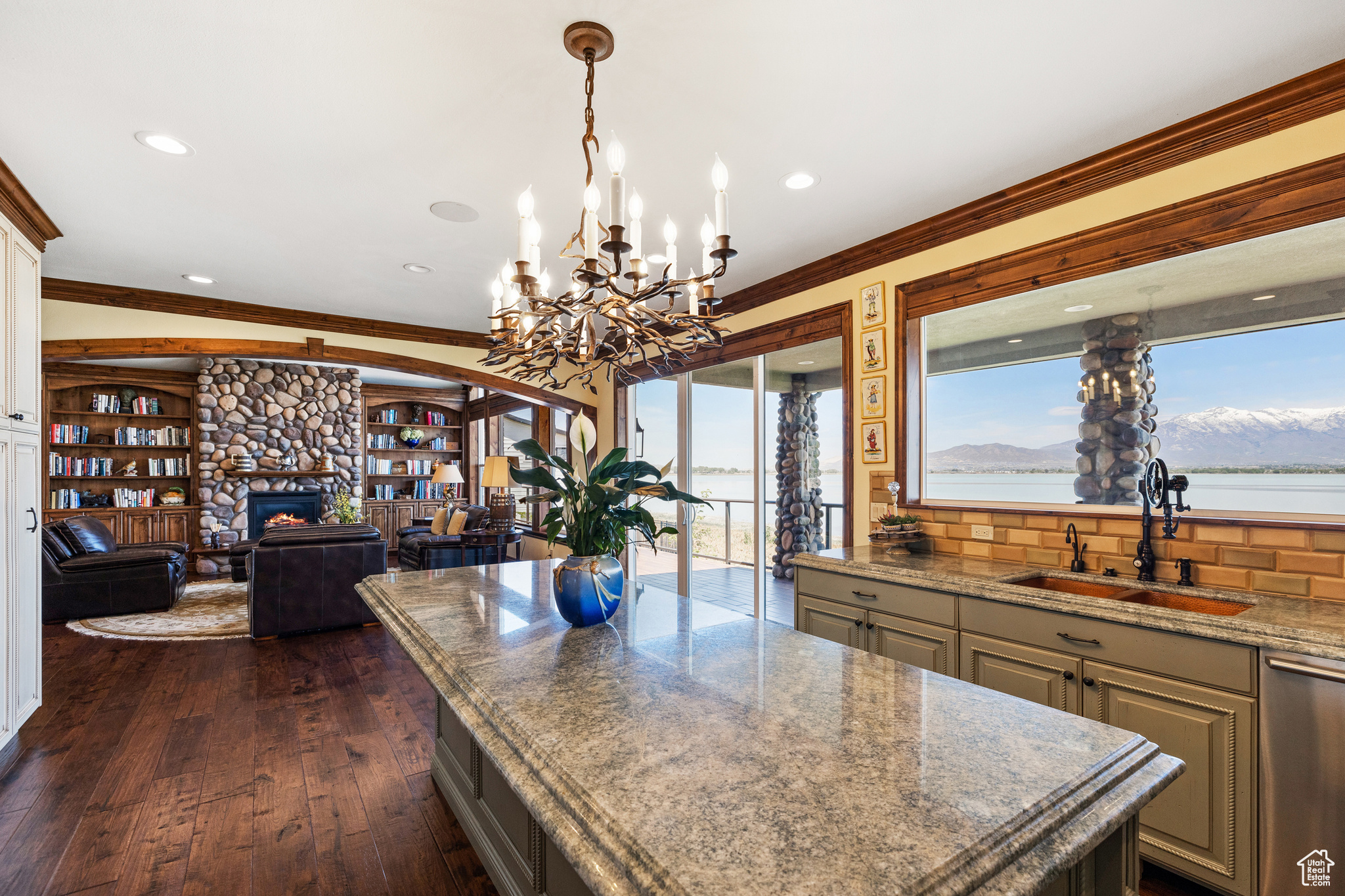 SARATOGA SPRINGS - Residential