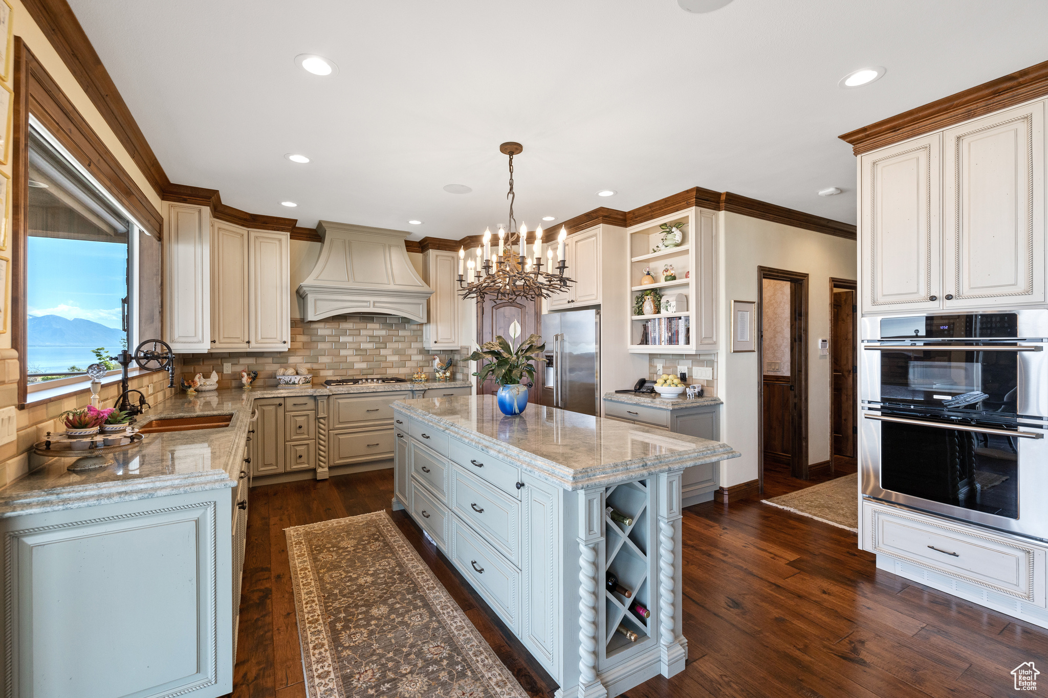 SARATOGA SPRINGS - Residential