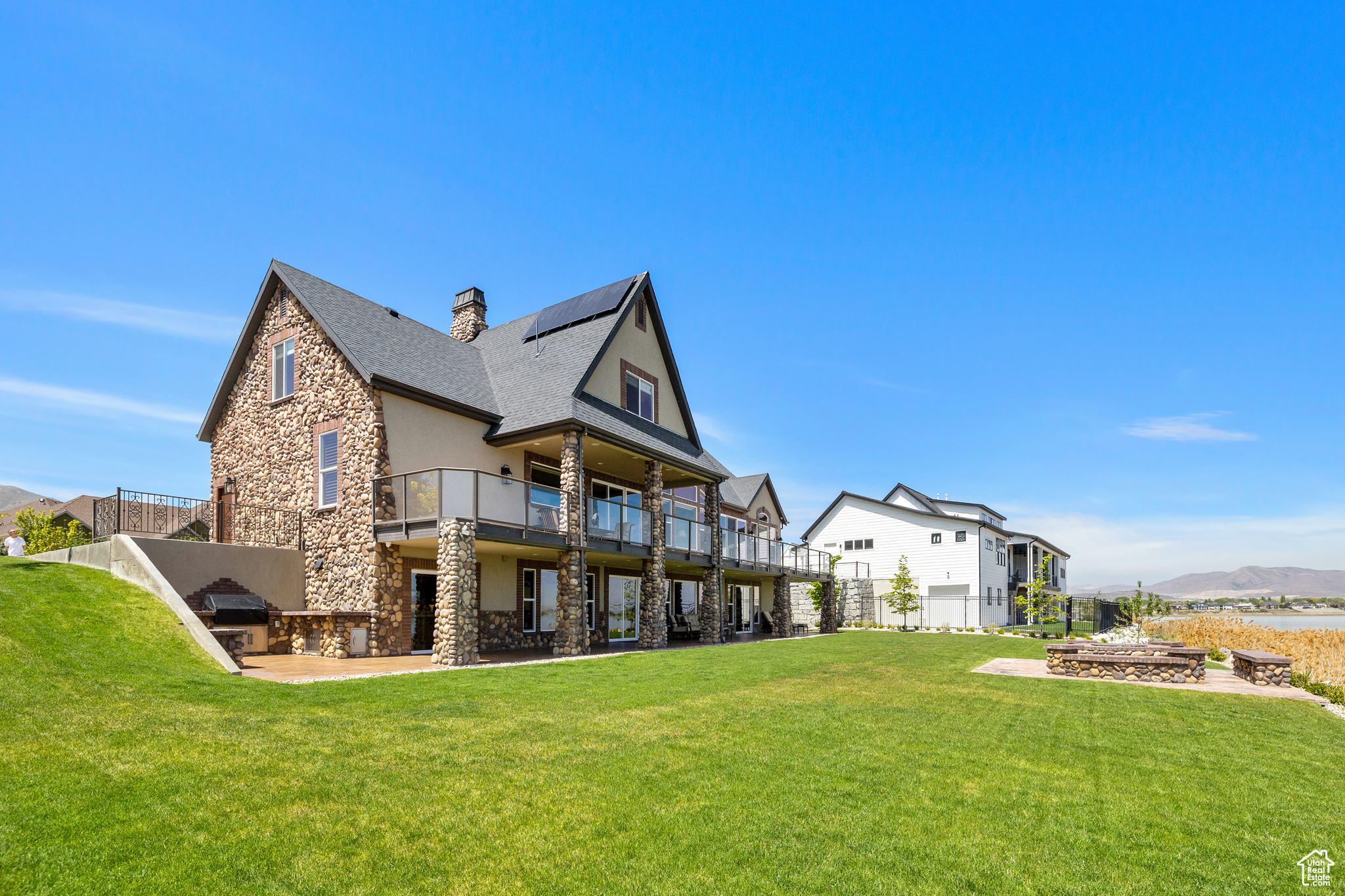 SARATOGA SPRINGS - Residential