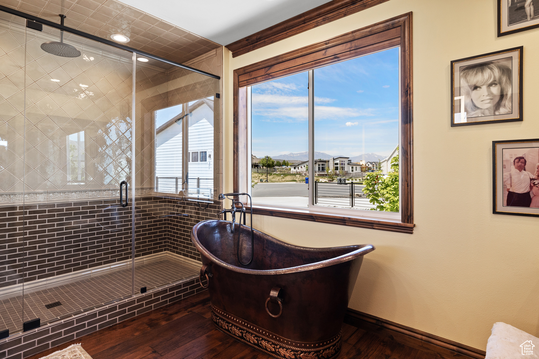 SARATOGA SPRINGS - Residential