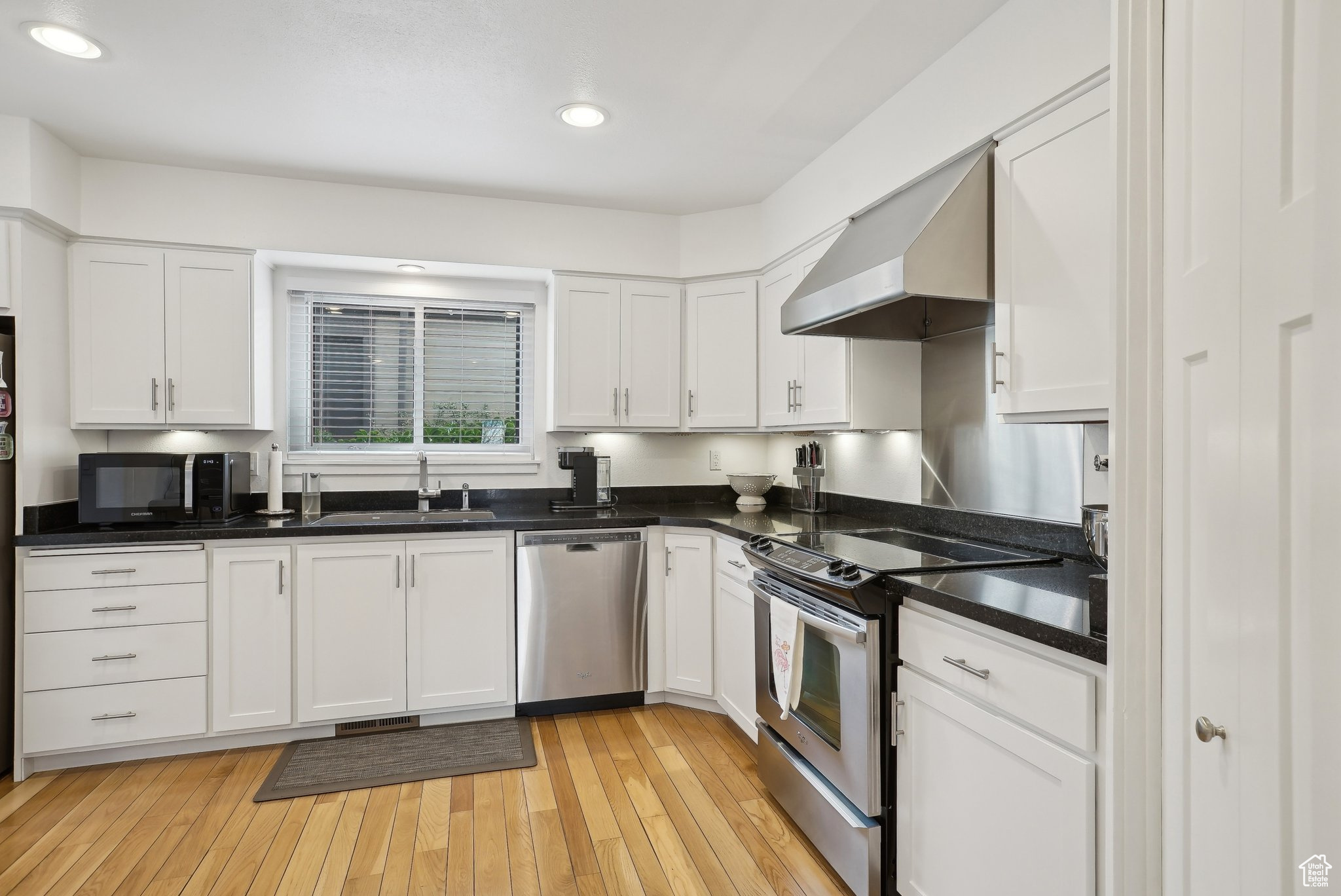 71 W Apricot Ave, Salt Lake City, Utah image 14