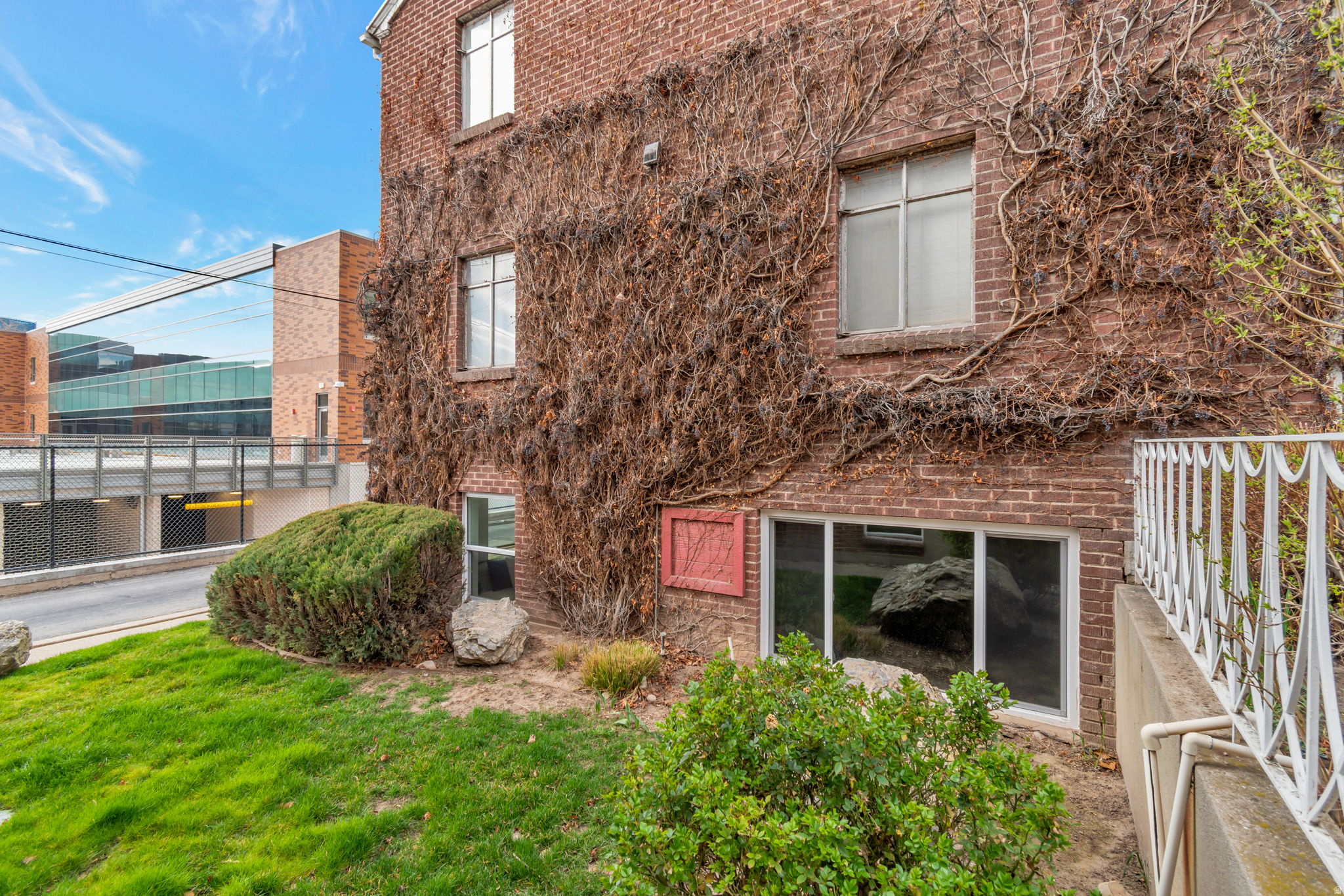 IVY TERRACE CONDOMINIUMS - Residential