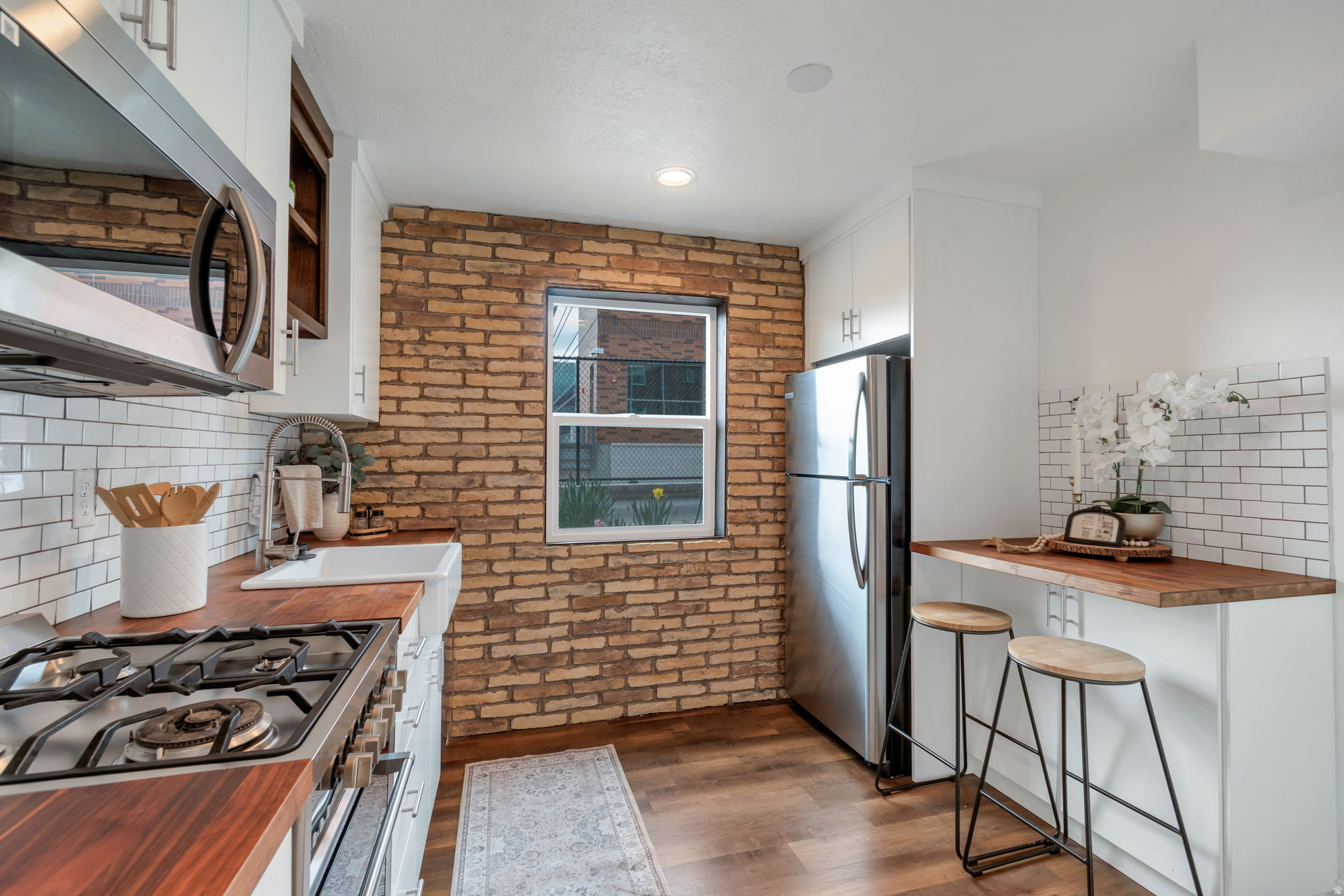 IVY TERRACE CONDOMINIUMS - Residential