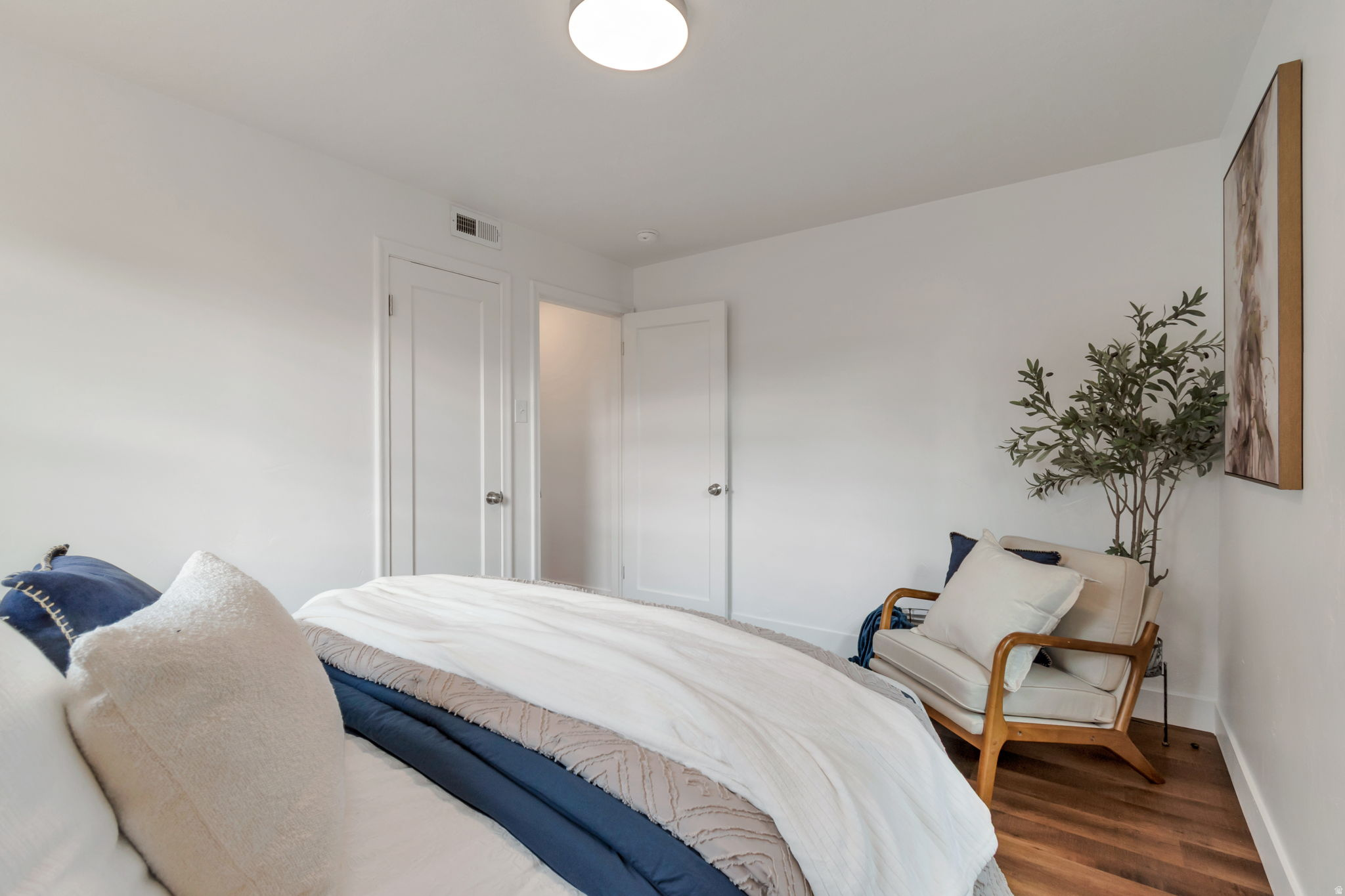 IVY TERRACE CONDOMINIUMS - Residential