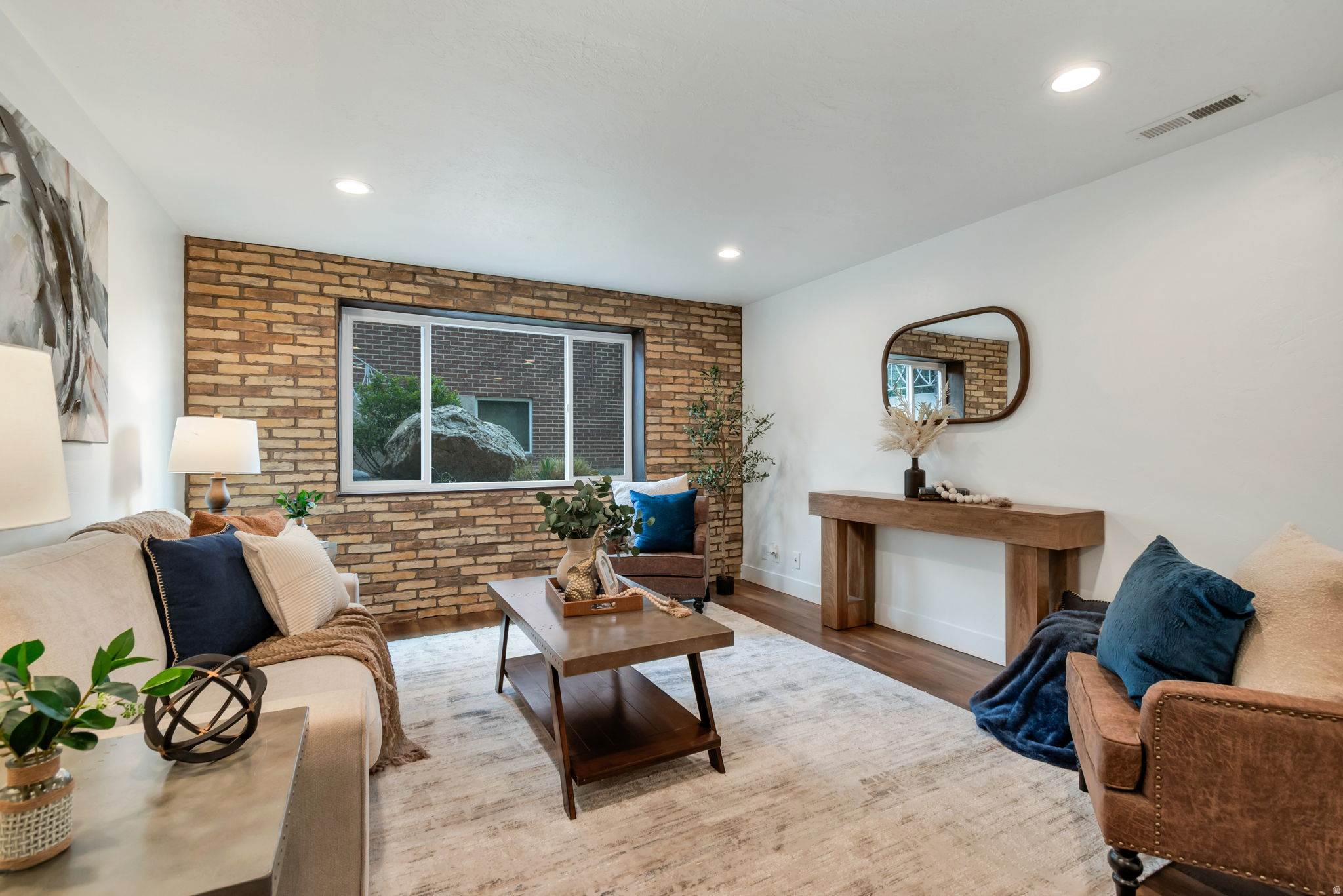 IVY TERRACE CONDOMINIUMS - Residential