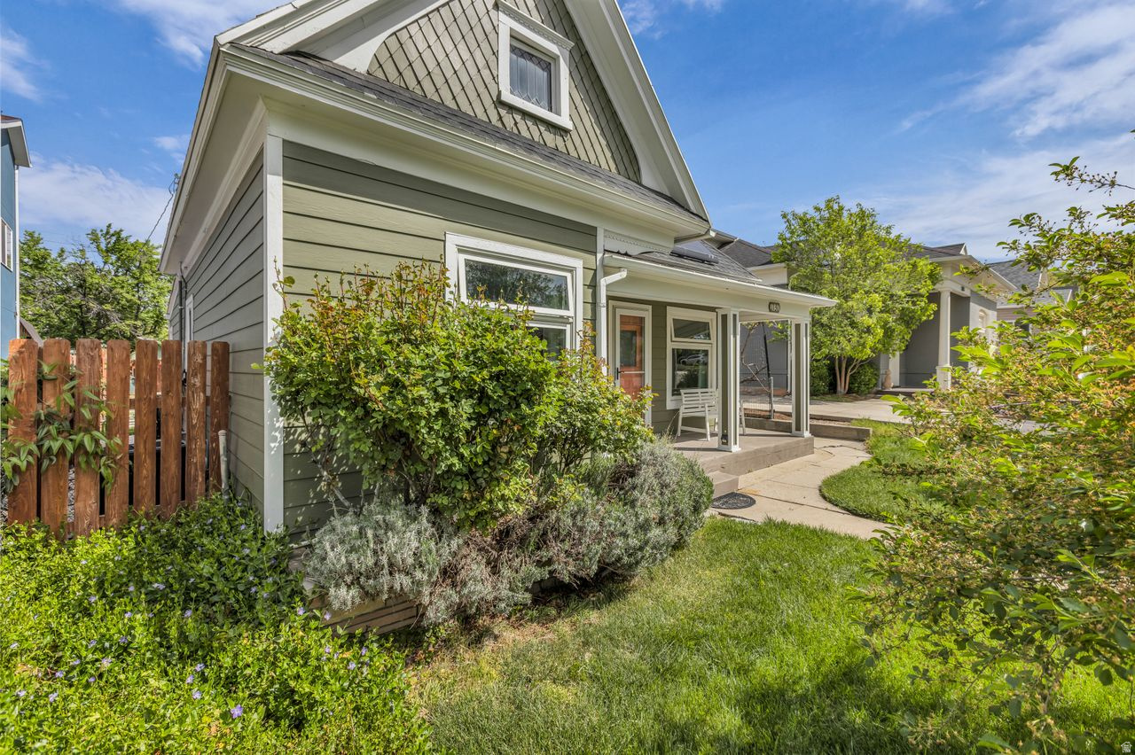 LINCOLN PARK - Residential