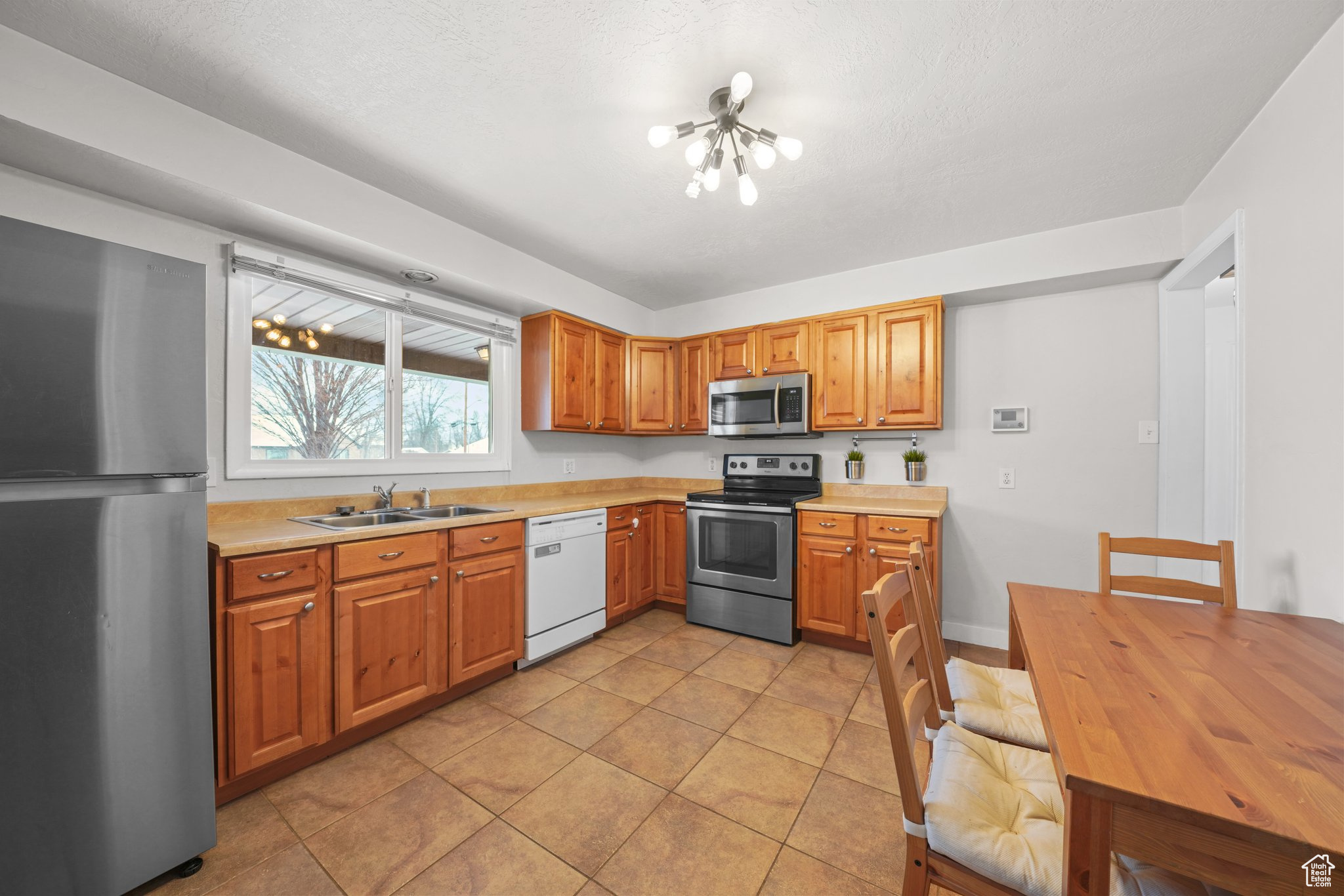 328 E 200, Springville, Utah image 3