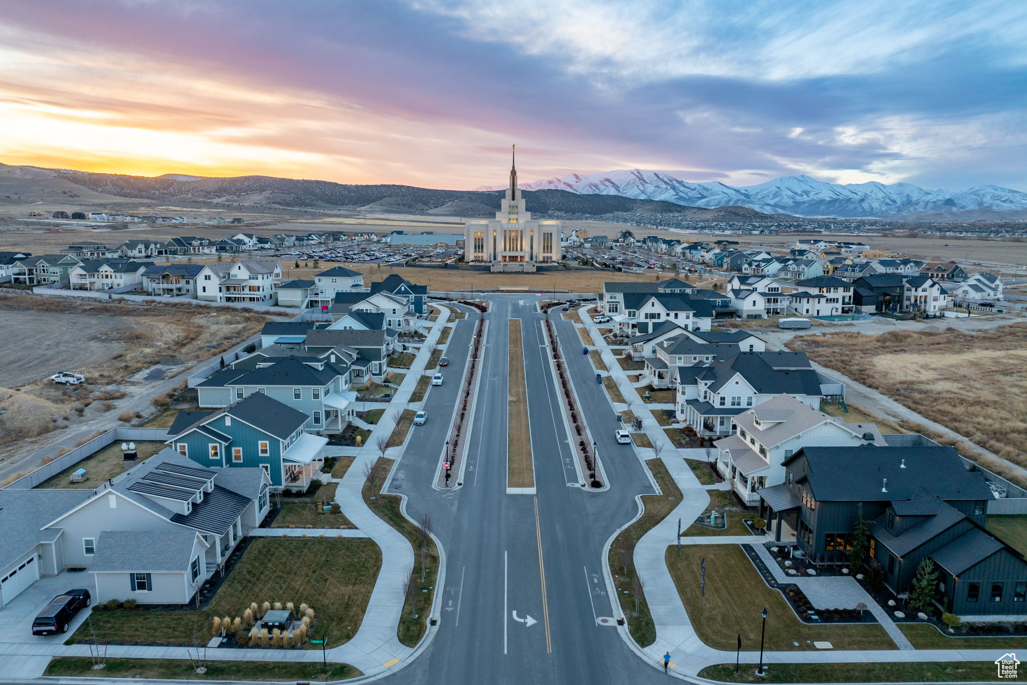 BEACON POINTE - Residential