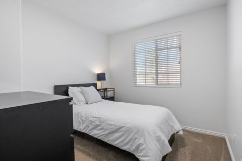 Tiny photo for 558 EASTPOINTE CIR, North Salt Lake, UT 84054 (MLS # 2138174)