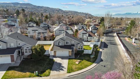 Tiny photo for 558 EASTPOINTE CIR, North Salt Lake, UT 84054 (MLS # 2138174)