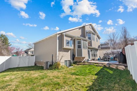 Tiny photo for 558 EASTPOINTE CIR, North Salt Lake, UT 84054 (MLS # 2138174)