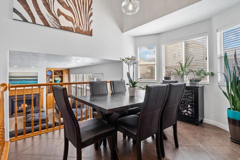 Tiny photo for 558 EASTPOINTE CIR, North Salt Lake, UT 84054 (MLS # 2138174)