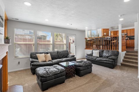 Tiny photo for 558 EASTPOINTE CIR, North Salt Lake, UT 84054 (MLS # 2138174)