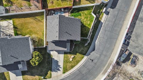 Tiny photo for 558 EASTPOINTE CIR, North Salt Lake, UT 84054 (MLS # 2138174)