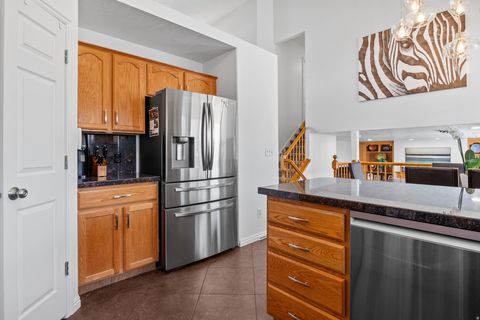 Tiny photo for 558 EASTPOINTE CIR, North Salt Lake, UT 84054 (MLS # 2138174)
