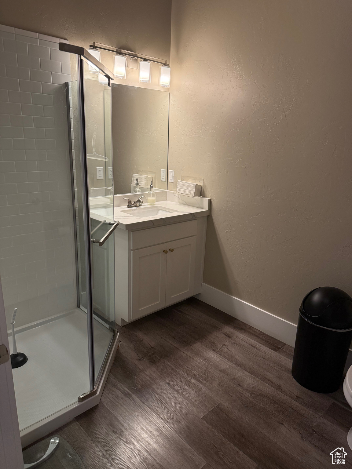 CLEAR LAKE - Commercial Lease