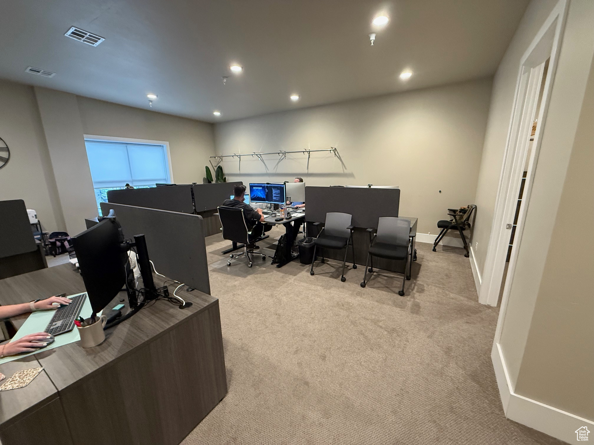 CLEAR LAKE - Commercial Lease