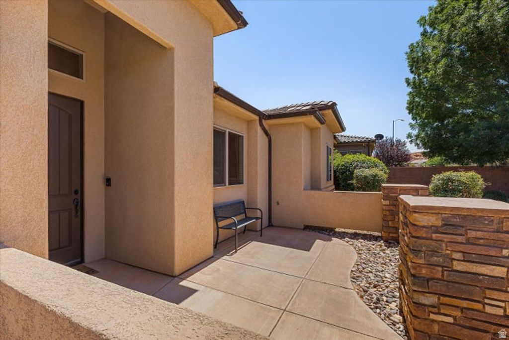 Photo of 2671 S 3930 W, Hurricane, UT 84737 (MLS # 2158091)