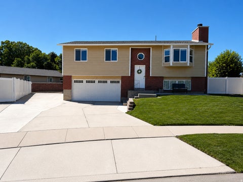Homes For Sale - 6278 S Hurstbourne Cir<br/> Salt Lake County, Taylorsville, UT 84129