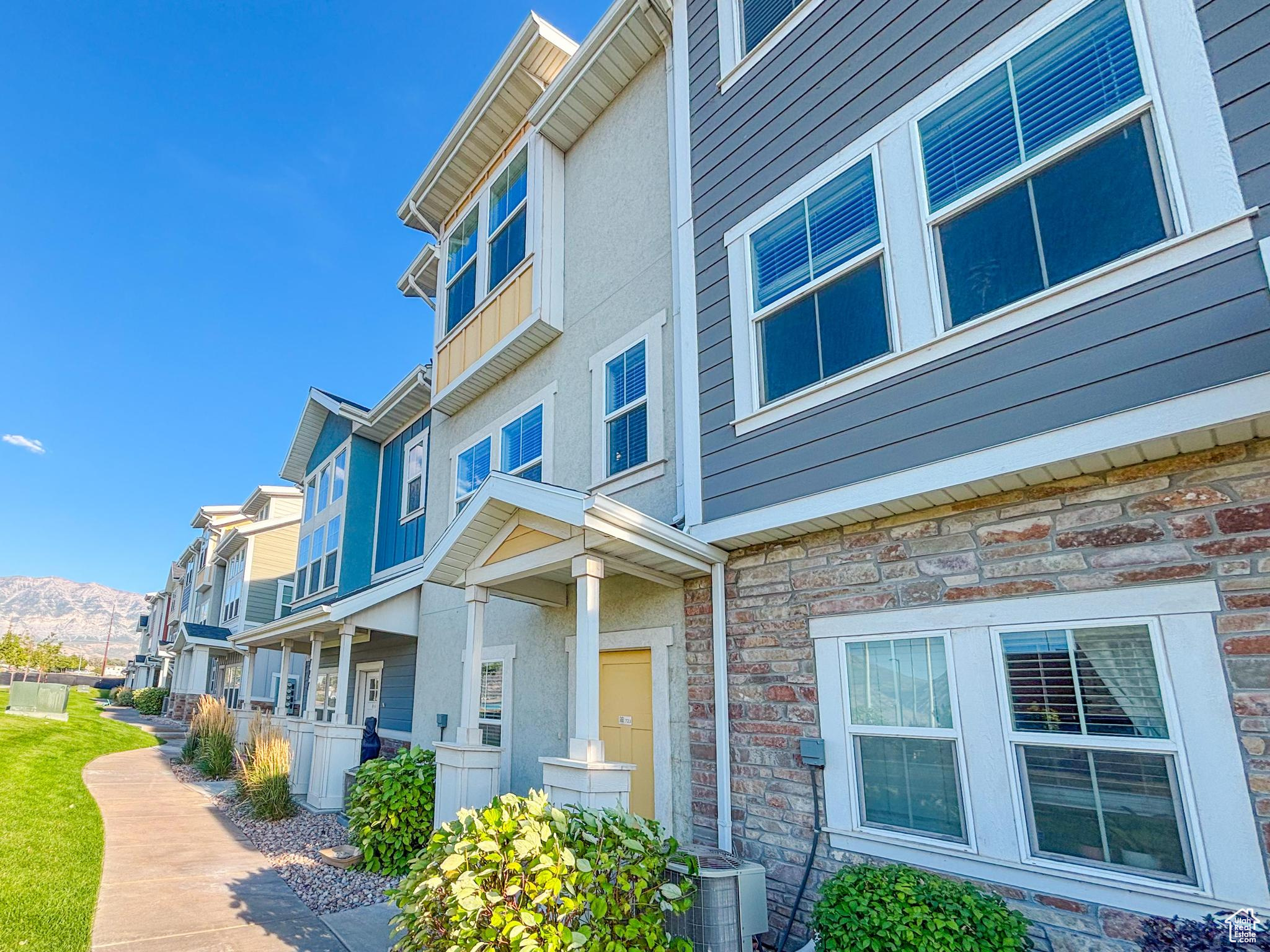 EDGEWATER AT GENEVA - Residential