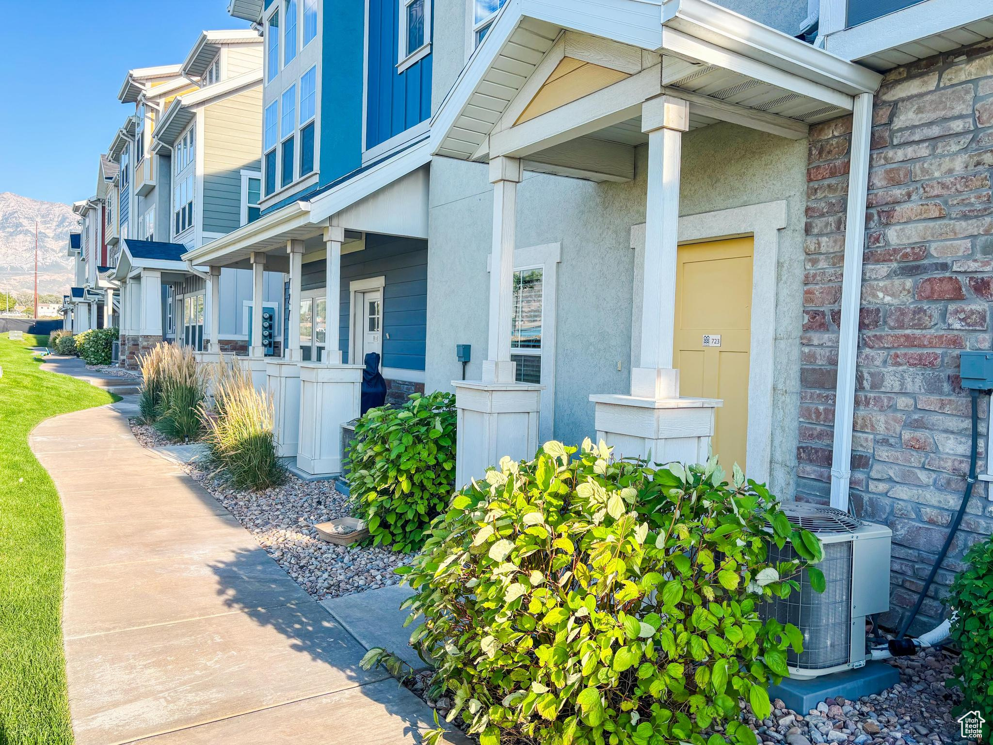 EDGEWATER AT GENEVA - Residential