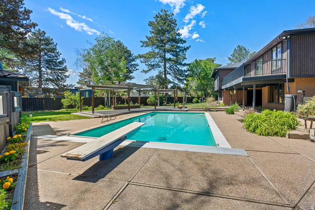 SHERWOOD HILLS - Residential